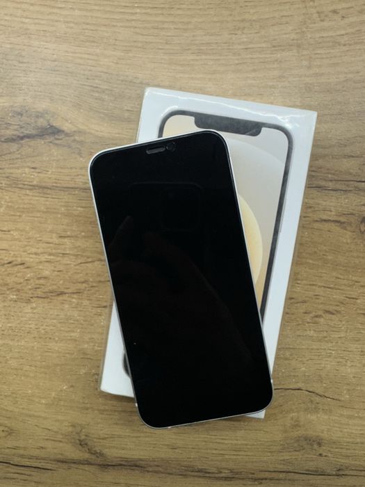iPhone  12  белый