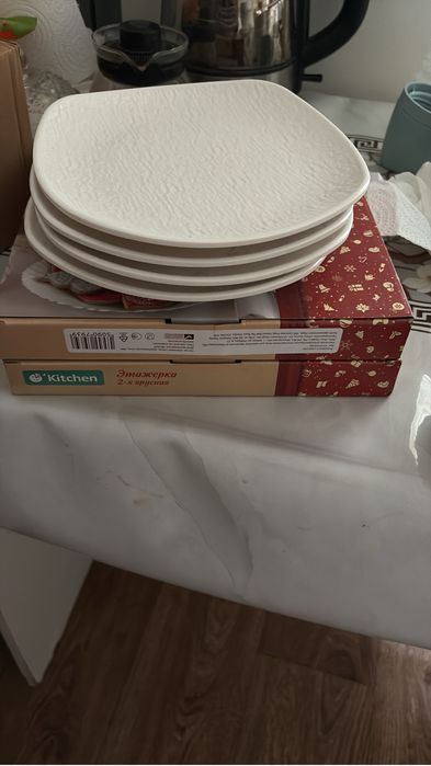 Продам набор посуды.