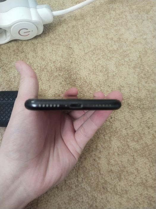 Айфон се 2020 64гб