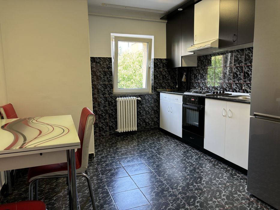 Inchiriez ap 4 camere, in Zorilor