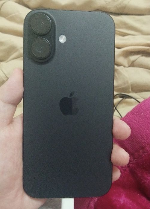 Iphone 16 black