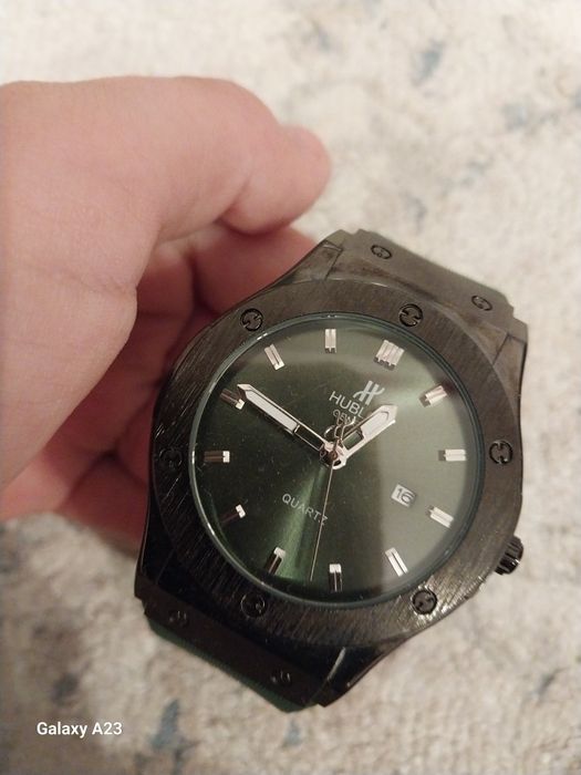 Часы хаблот продам срочно новые не носились