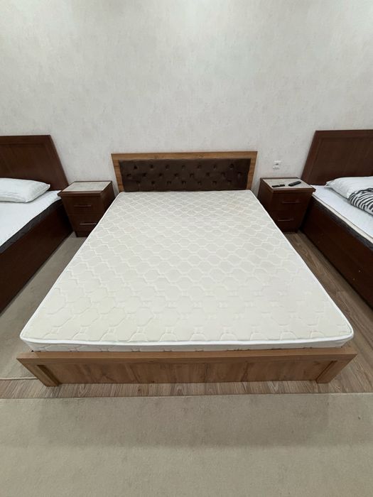 Двуспальная кровать