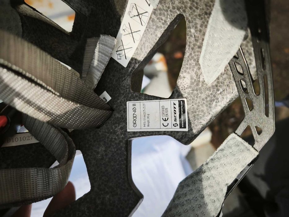 Продавам каска за велосипед SCOTT GROOVE II white-mat размер М