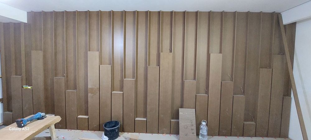 Eshik, pluntis, ofshivka, zinalarga perila o‘rnatamiz. Yog‘och ishlari