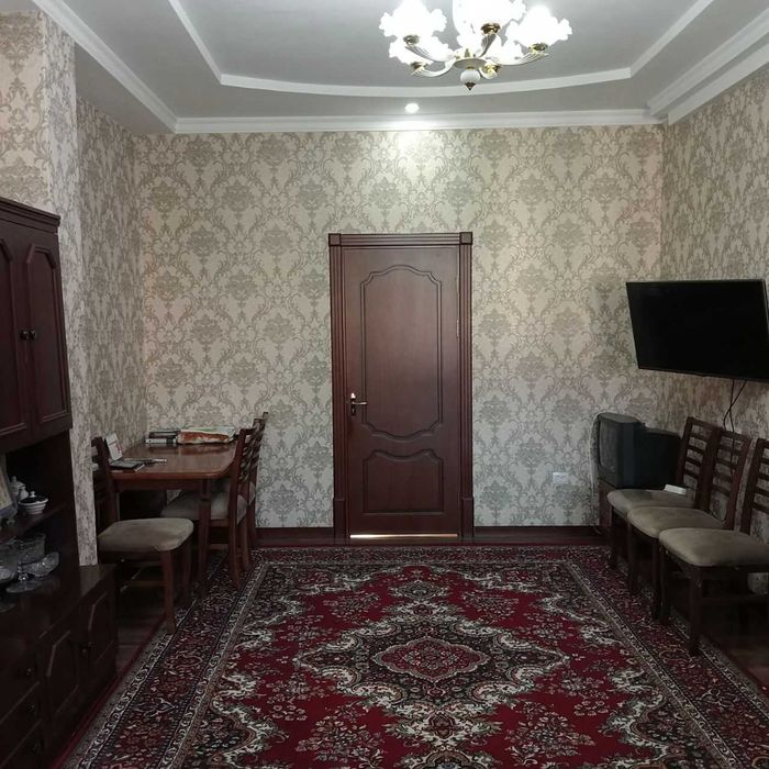 Продаётся 2/4/4 Урда,улица Алишера Навои,площадь,метро Мустакиллик.