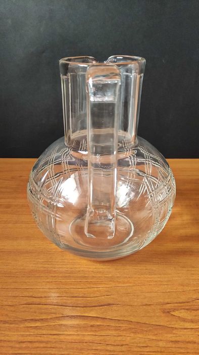 Тежка и голяма кана от кристално стъкло