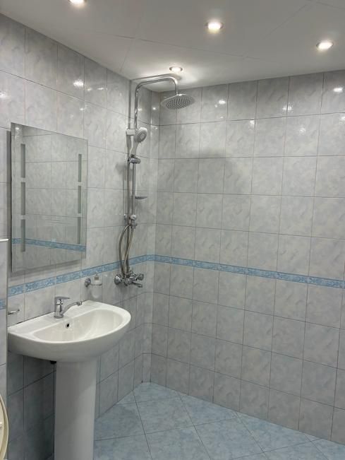 Дава се под наем Четиристаен апартамент в София, Модерно предградие - 116 кв.м за 700 € - Снимка #12