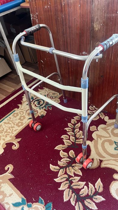 Ходунки шагающие