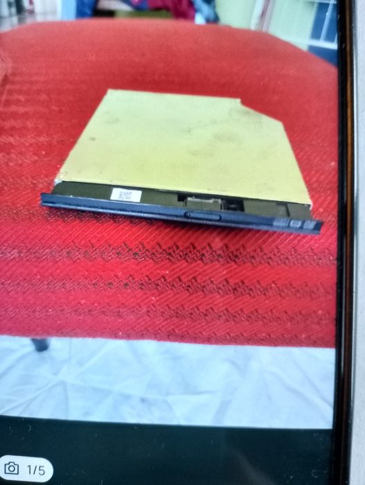 Unitate optică pentru CD uri și DVD uri pentru laptopuri