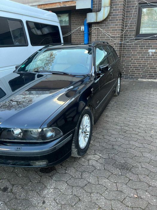 Автомобил BMW 530 М