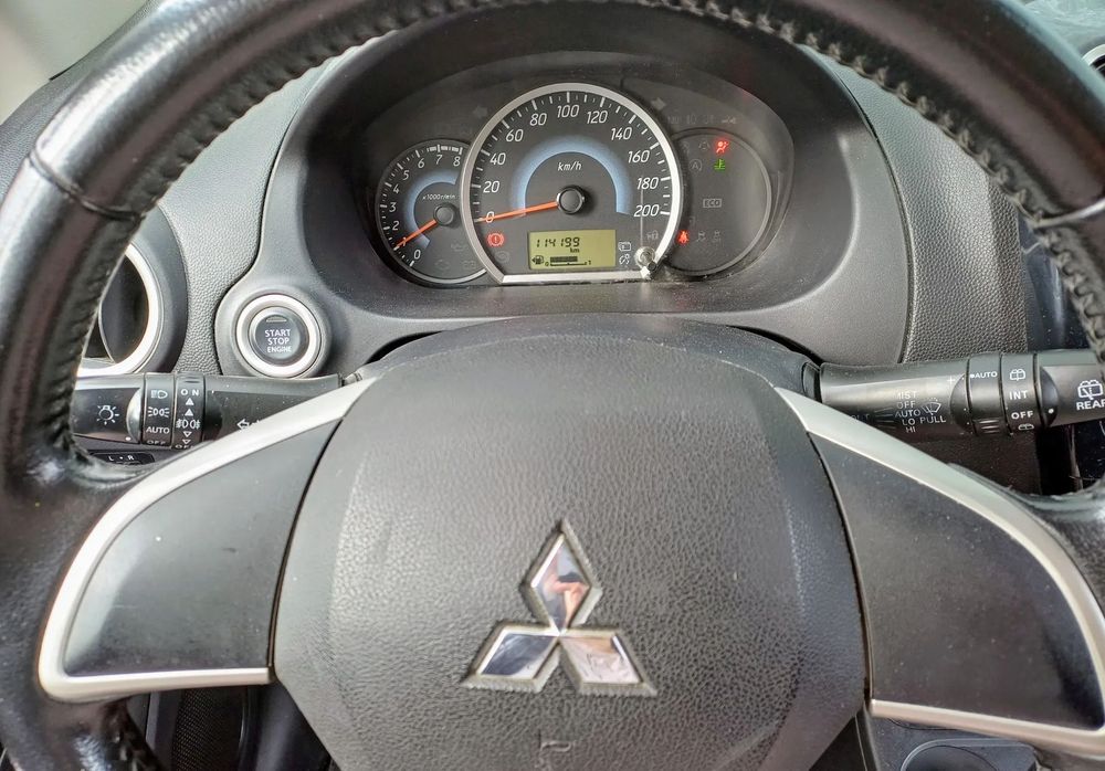 Mitsubishi Space Star Mitsubishi Space Star 1.2 benzina,  5 locuri