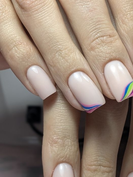 Маникюр в центре за 3000тг