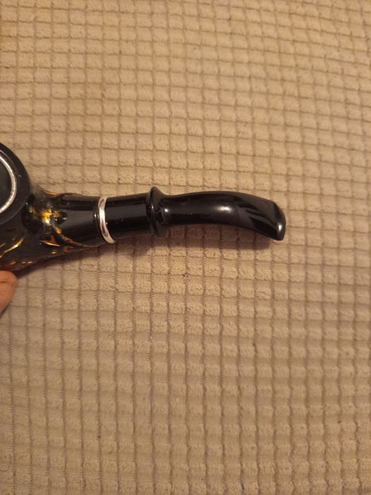 Pipa lemn foarte frumoasă