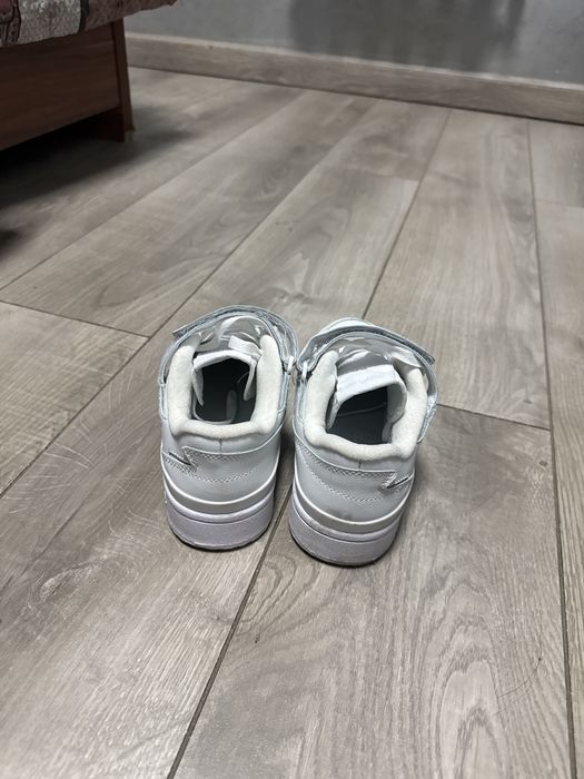 кроссовки adidas forum low цвет белый