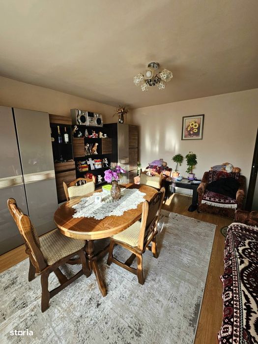 Apartament 4 camere, 78 mp, 2 bai, 2 balcoane – zona linistita, str.