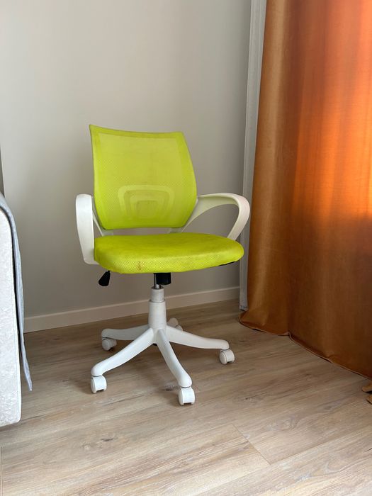 Детская кровать и кресло