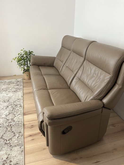 Canapea 3 locuri + 2 fotolii din piele naturala