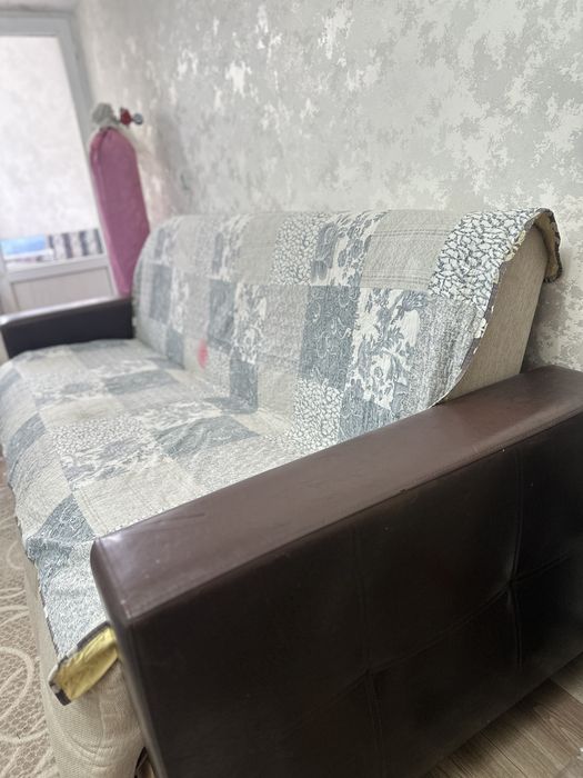 Продам диван в хорошем состоянии