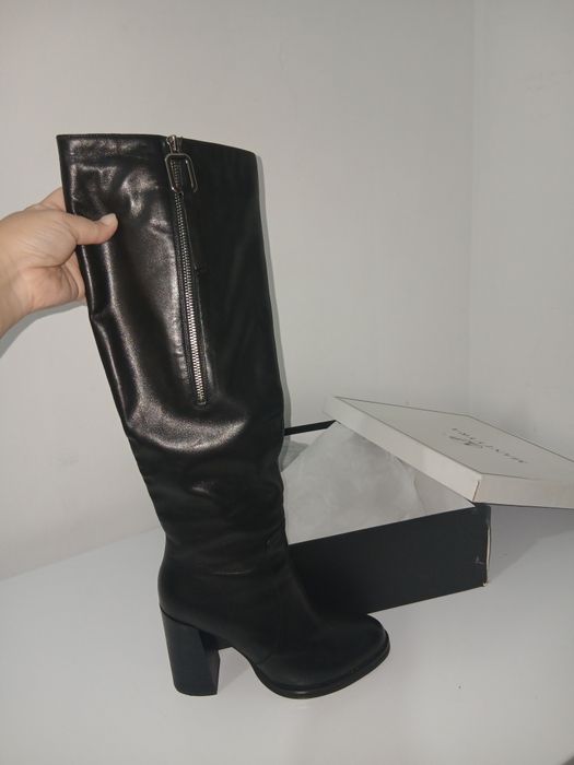 Продам женские сапоги