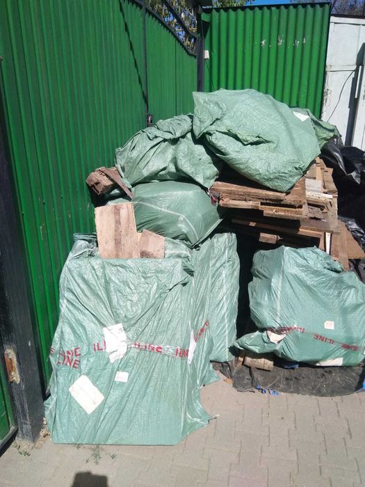 Продам дрова и доски больше 2 кубов