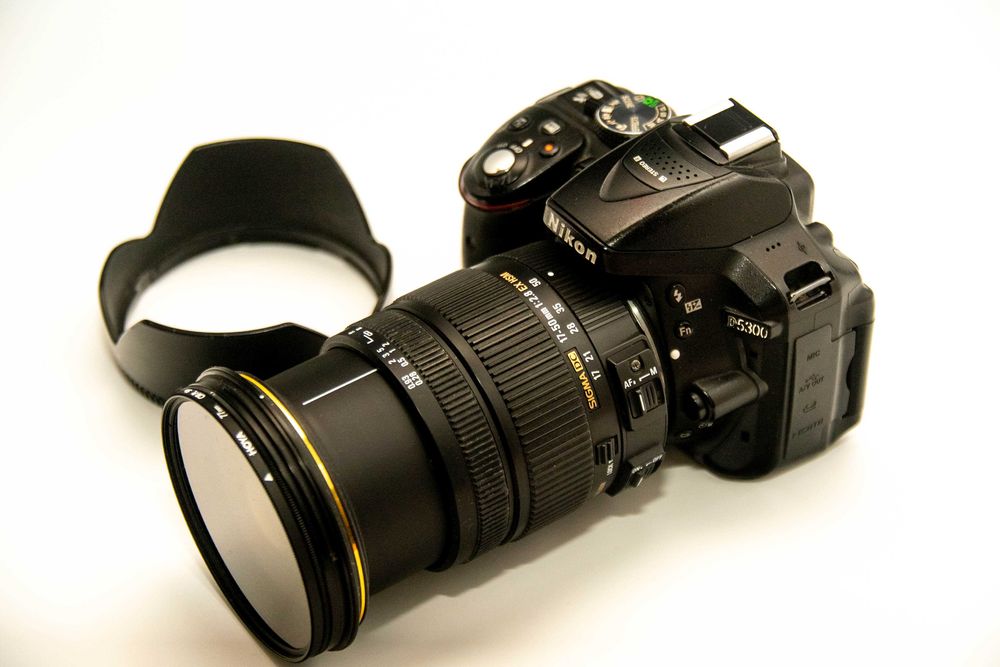 Nikon D5300 cu obiectiv NIkkor 55-200 si Sigma 17-50 f2.8