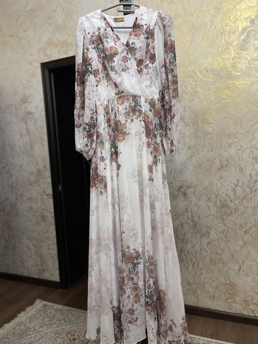 Продам длинное платье