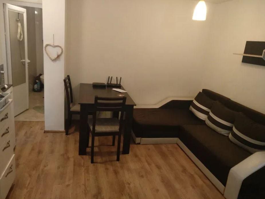 Дава се под наем Едностаен апартамент в Варна, Колхозен пазар - 30 кв.м за 265 € - Снимка #1