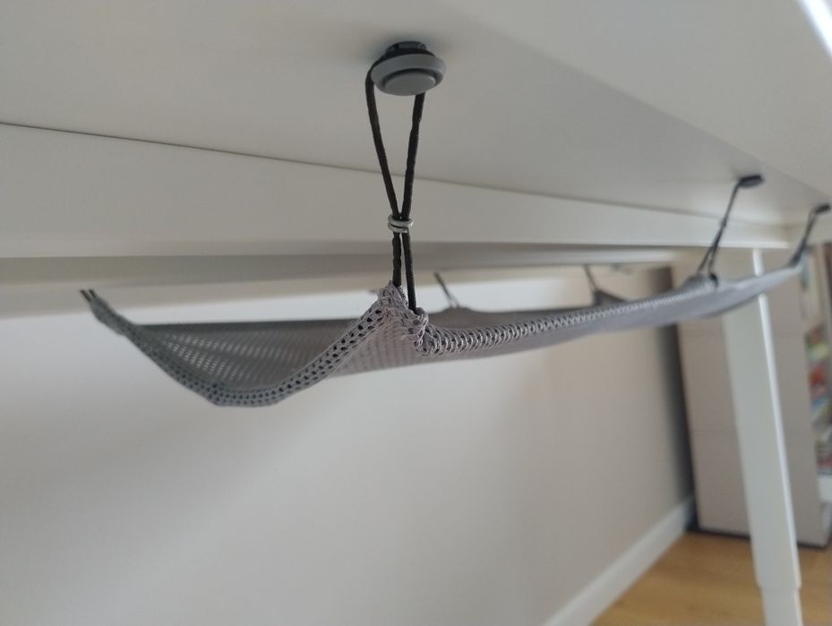 Birou IKEA reglabil pe înălțime – 140x60 cm