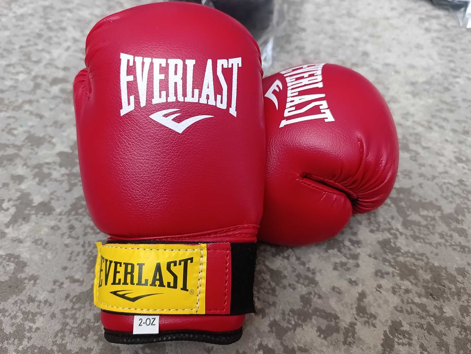 Боксерские перчатки