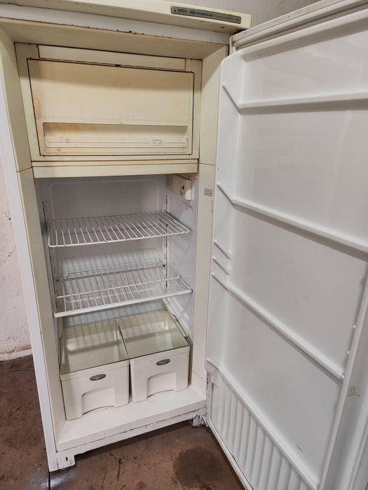 Холодильник рабочий