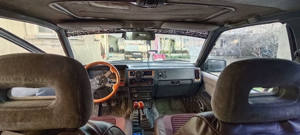 Автомобиль джип ждип