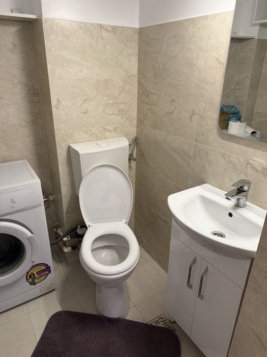 Inchiriez apartament cu 3 camere
