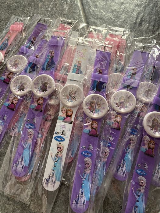 Часовник Frozen Elza Замръзналото кралство Елза и Анна Бен тен Ben10