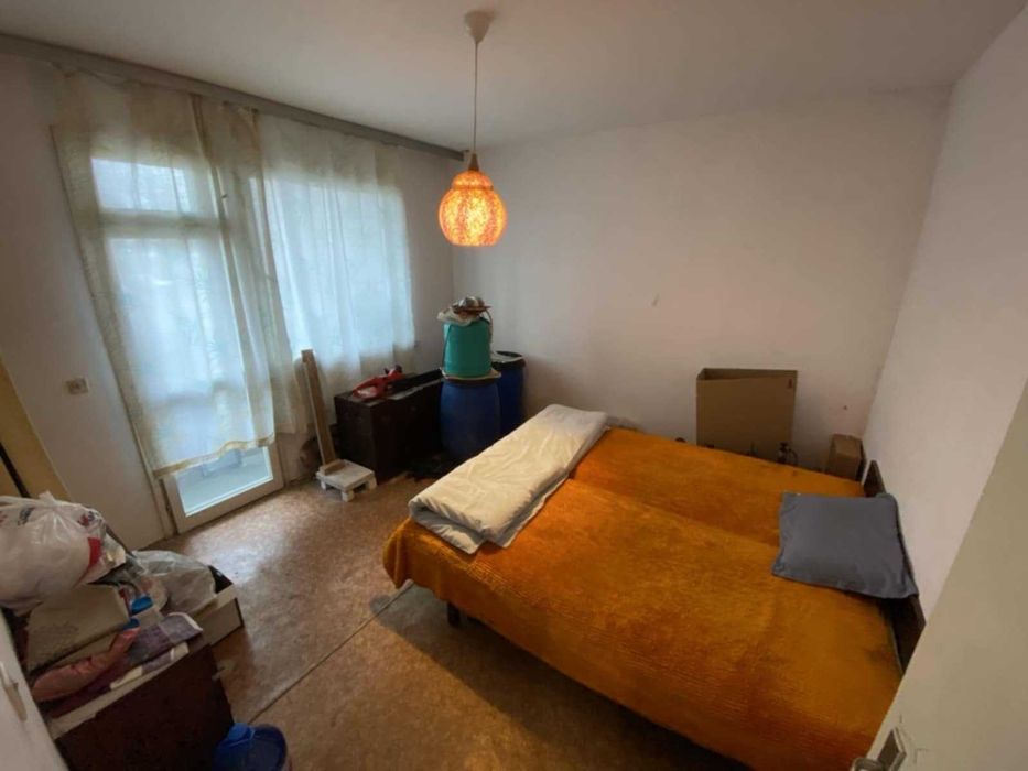 Продавам тристаен апартамент град Ямбол