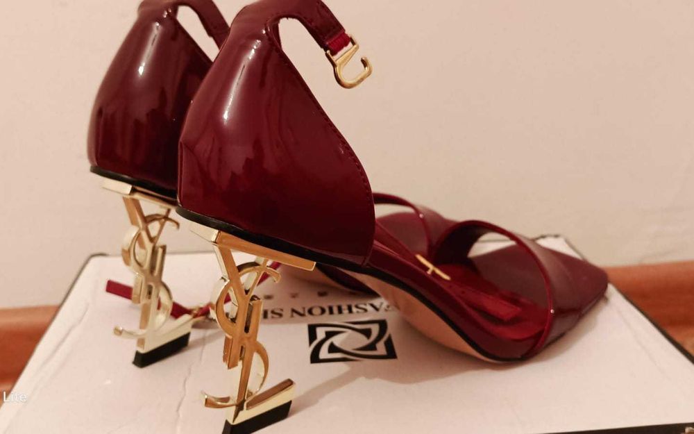 Продам босаножки