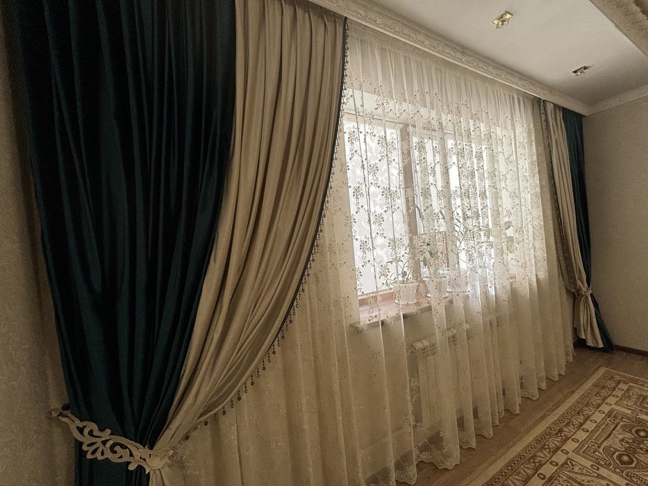 Продам шторы  с тюлями недорого.