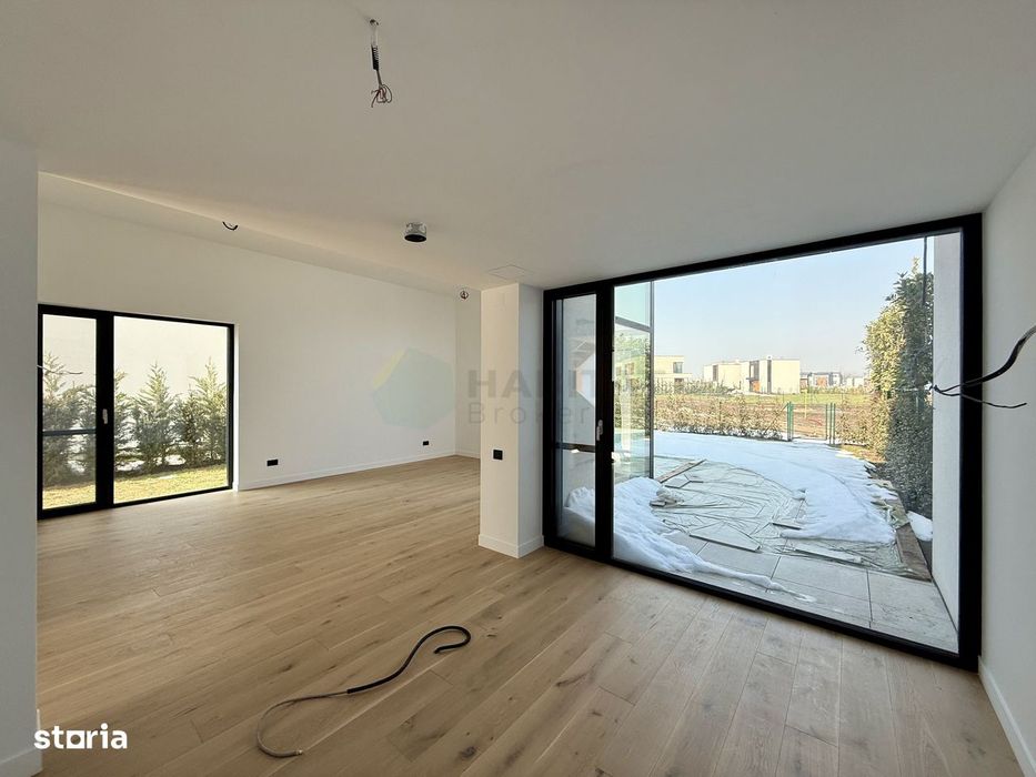 Vila tip duplex in Amber Forest, langa padure