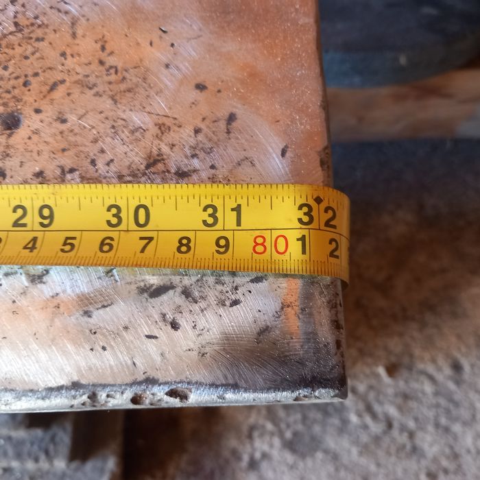 Nicovala  aproximativ 200 kg  preț 3000 ron fac si schimb vițică