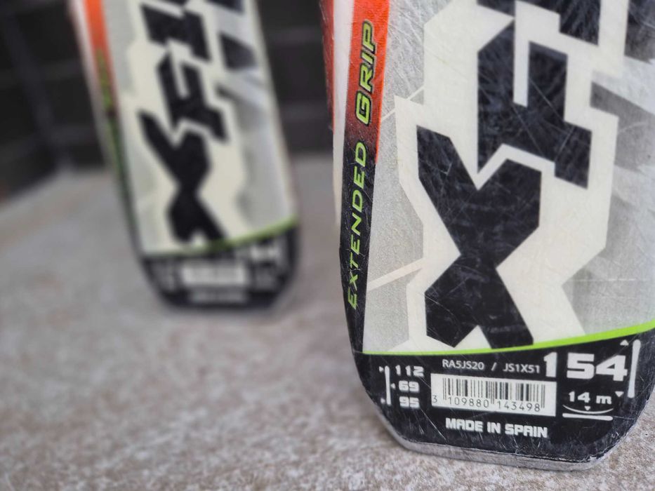 Schiuri adulti Xfight 400 marimea 155cm