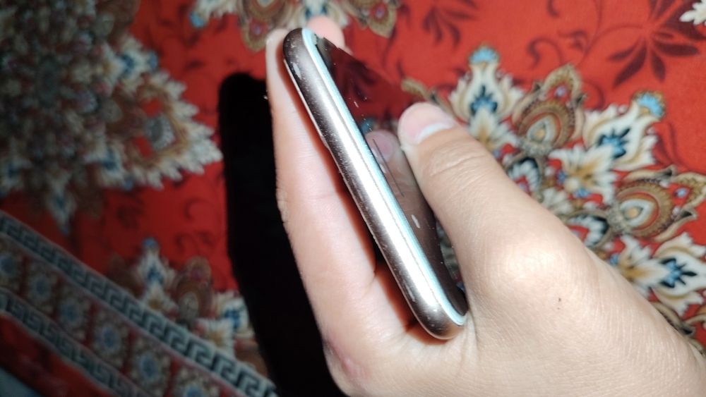 iPhone 8plus продам