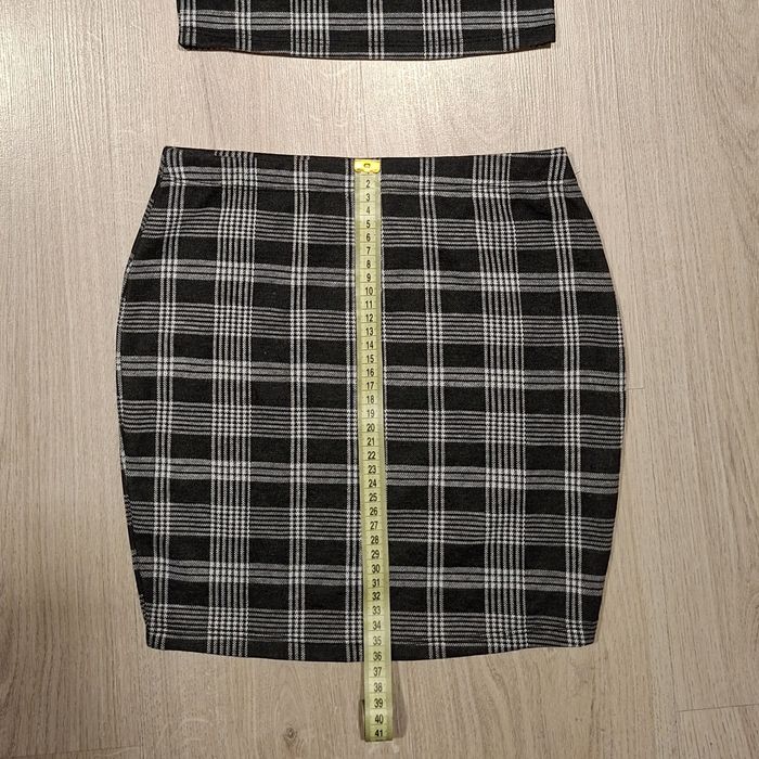 Дамски кариран комплект - пола и потник S - като нов