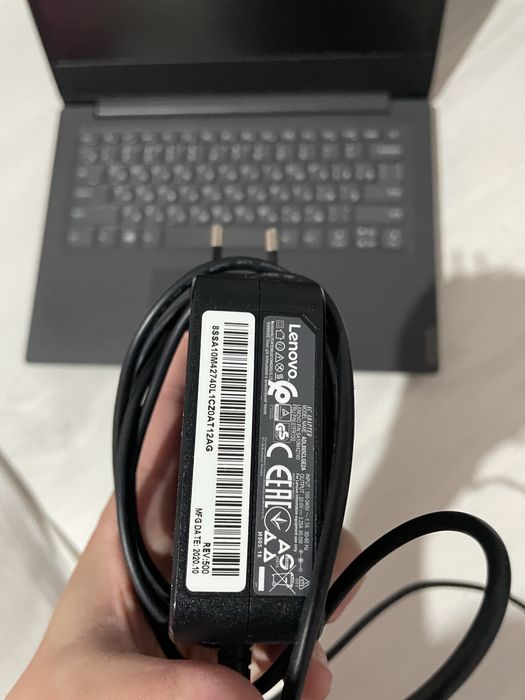 Ноутбук Lenovo V14-ADA