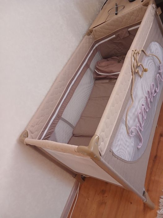 Продам кроватку-манежницу