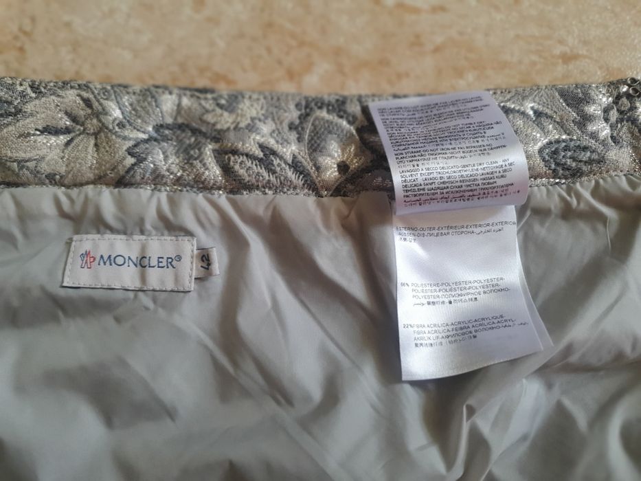 Fusta Moncler de ocazie !