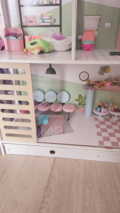 Casa de păpuși Barbie