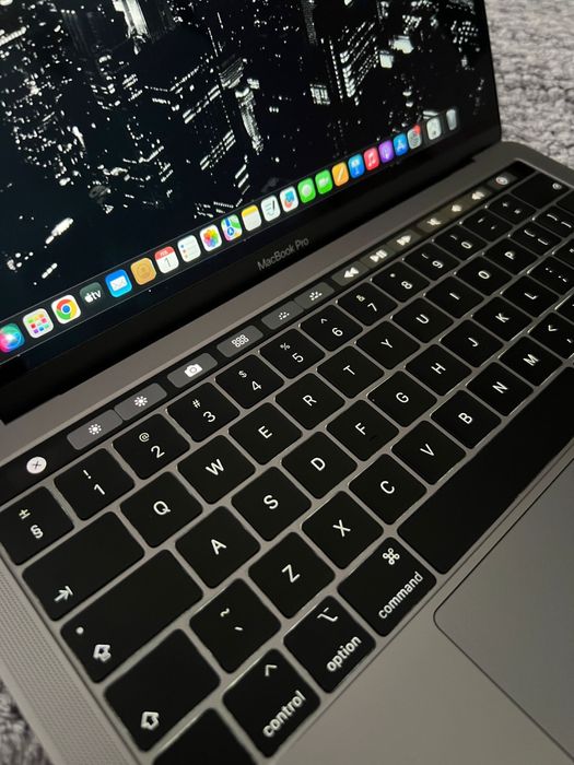 MacBook Pro 13 Touch Bar 2019