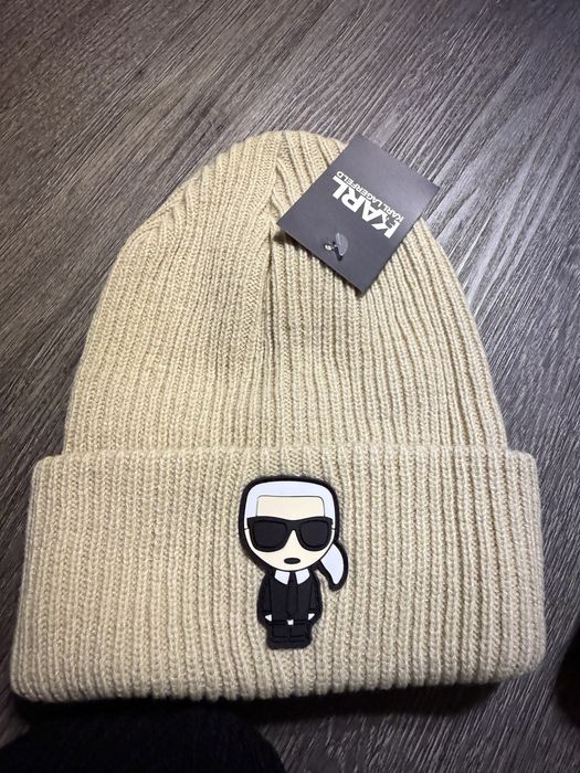 Caciula Fes Karl Lagerfeld noua/new