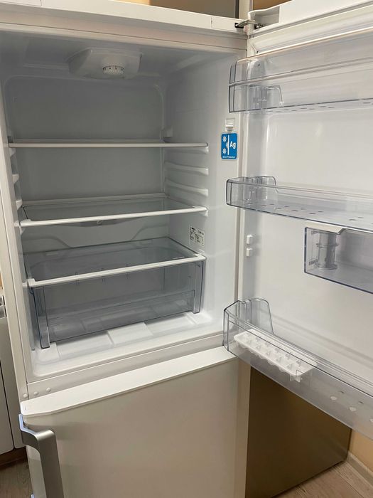 Хладилник с фризер