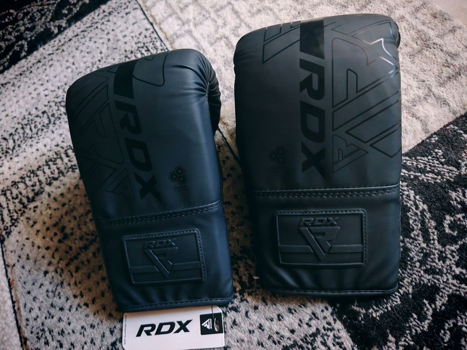 Manusi  de box rdx kara
